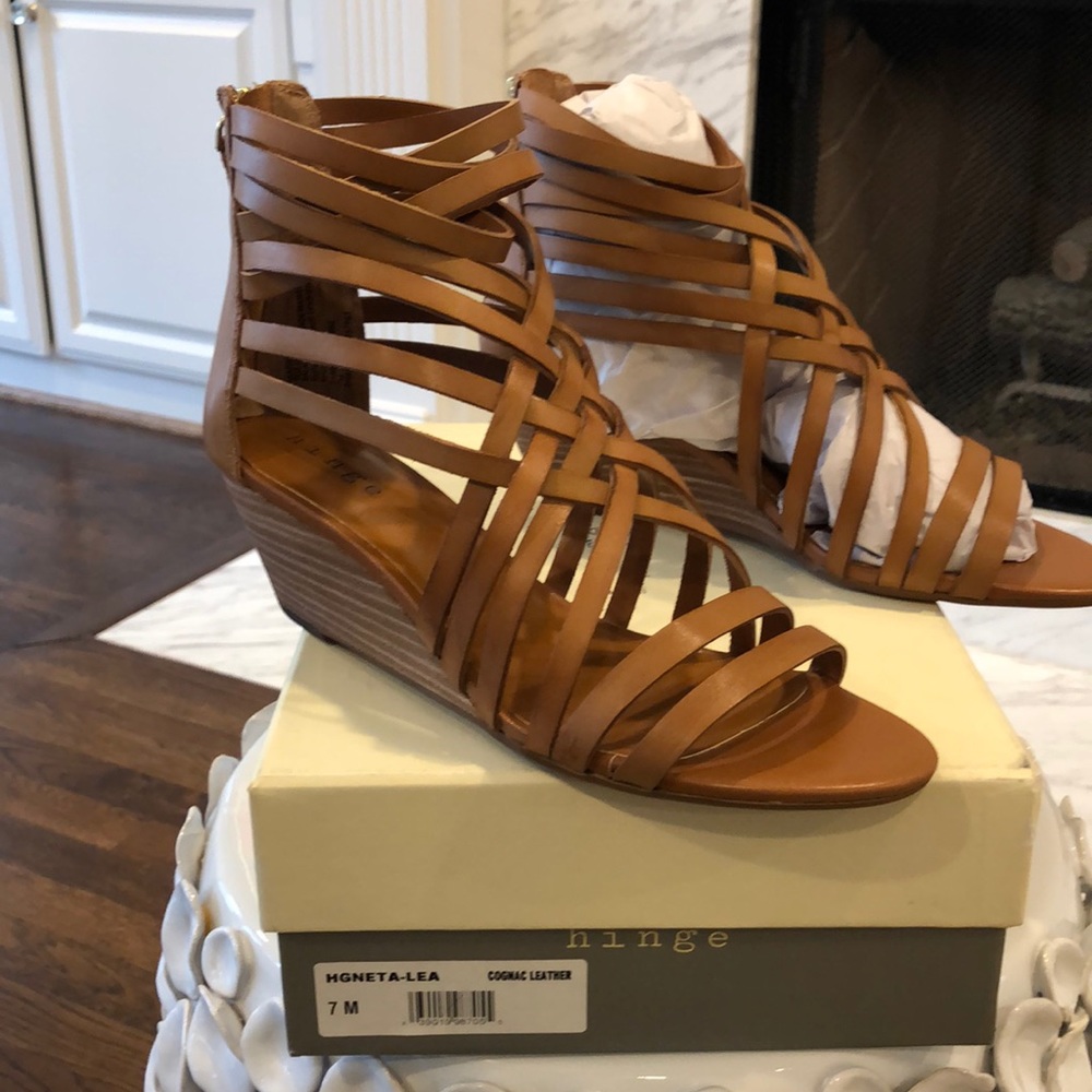 Hinge Neta Leather Sandal women’s size 7